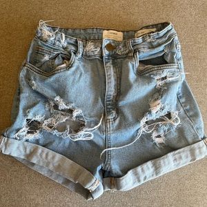 Cotton on high rise stretch distressed light wash shorts size 8 women’s